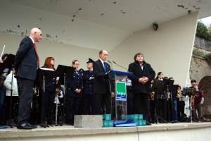 Harmonie de Joigny director Thierry Bouchier, President Christian Baron and the Mayor of Joigny, Bernard Moraine