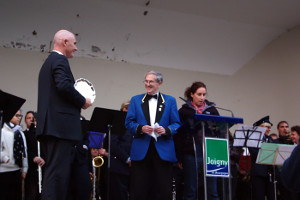 Ray Pont from Godalming Band presents Thierry Bouchier with a commemorative plate