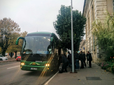 The band arrives outside the Hotel de Ville, Joigny